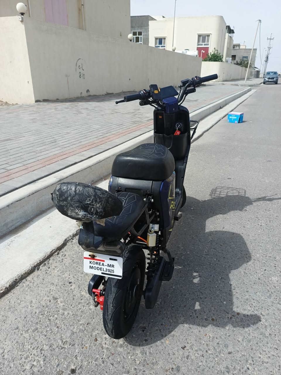 سلام عليكم  دراجه للبيع بطاريه جدد مداكرهه موجوده السعر ٤٠٠ وبيهه مجال عنوان البصره حي الشرطه الرقم   ***********
