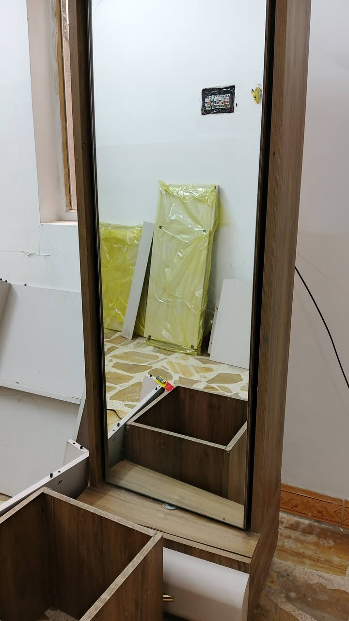 غرفة Hdf خشب ثقيل وسميك 10 قطع نظافة 95% اخذتها ب3ملايين رايدها ب 1750000
وبيها مجال ،مكاني بغداد 
واتساب ***********
