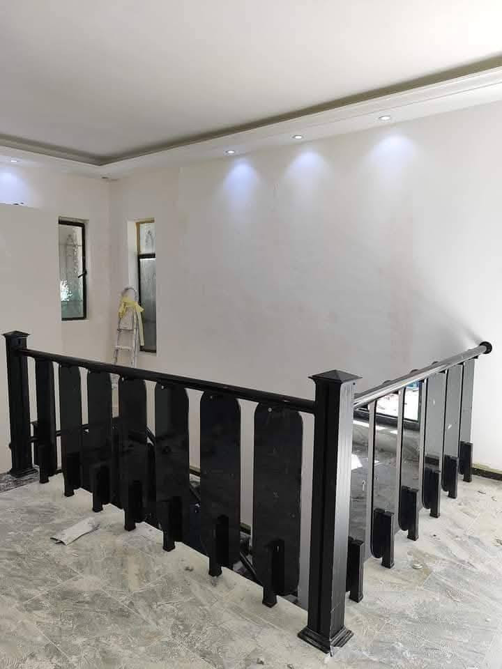 محجر المنيوم تركي بضمان 💯💯
نوع المقطع اولسان > والليبل ع المقطع موجود✅
وبأنواعه الدائري والمربع والزجاج ول ملكي ✅

كرسته وعمل ونقل وشد يعني ماكو اي اضافه ✅
تركي 💯💯 شركه اولسان

تتاكد من نوع المقطع واذا شفته مو تركي ومو نفس المواصفات المذكوره يرجع الكادر ولاتدفع اي دينار 
ملاحظة اذا عندك درج تريد تسويله محجر وتريد تعرف شكد يكلف بس صور الدرج مقطع فديو وارسلللنا على الصفحه او على الواتس ونحسبلك التكلفه بالزايد شكد يكلف ونرسلك الصور والموديلات 
خليك بل بيت 🏠 احنا نجيك ✅

مستعدون لتنفيذ كافه اعمال المحجرات للشركات والدوائر الحكوميه والاهليه وباسعار تنافسيه وكوادر ذو خبره عاليه 

لايك للصفحة👍 ليصلكم كل ماهو جديد 🆕
للتواصل ارسال رساله✉️ او الاتصال بنا  📞
***********
