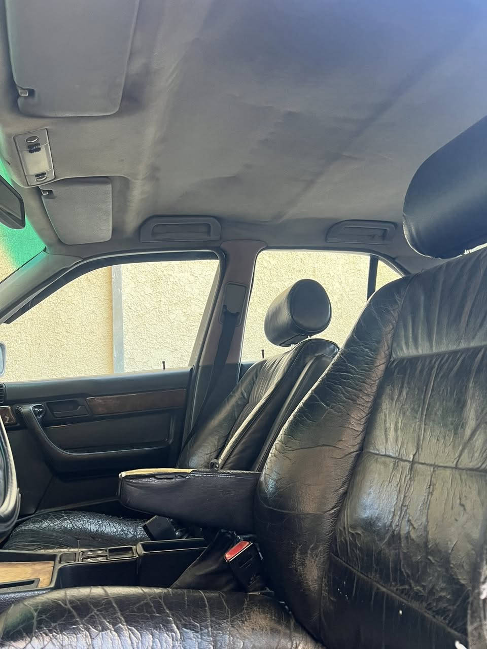 للبيع BMW موديل 1988 بأسمي سنوية مجددة لل2027  مكينة وگير مجفتات تجفيت كامل جديد صدر امامي خلفي وگاردن وصلنصا كله معمر كهربائيات شغالة والگشر مثل ماموضح بالصور بس جراد قليل بالبنيد ب41ورقة وبيها مجال  مكاني بغدادالدورة شارع 60 رقم موبايل ***********-***********
