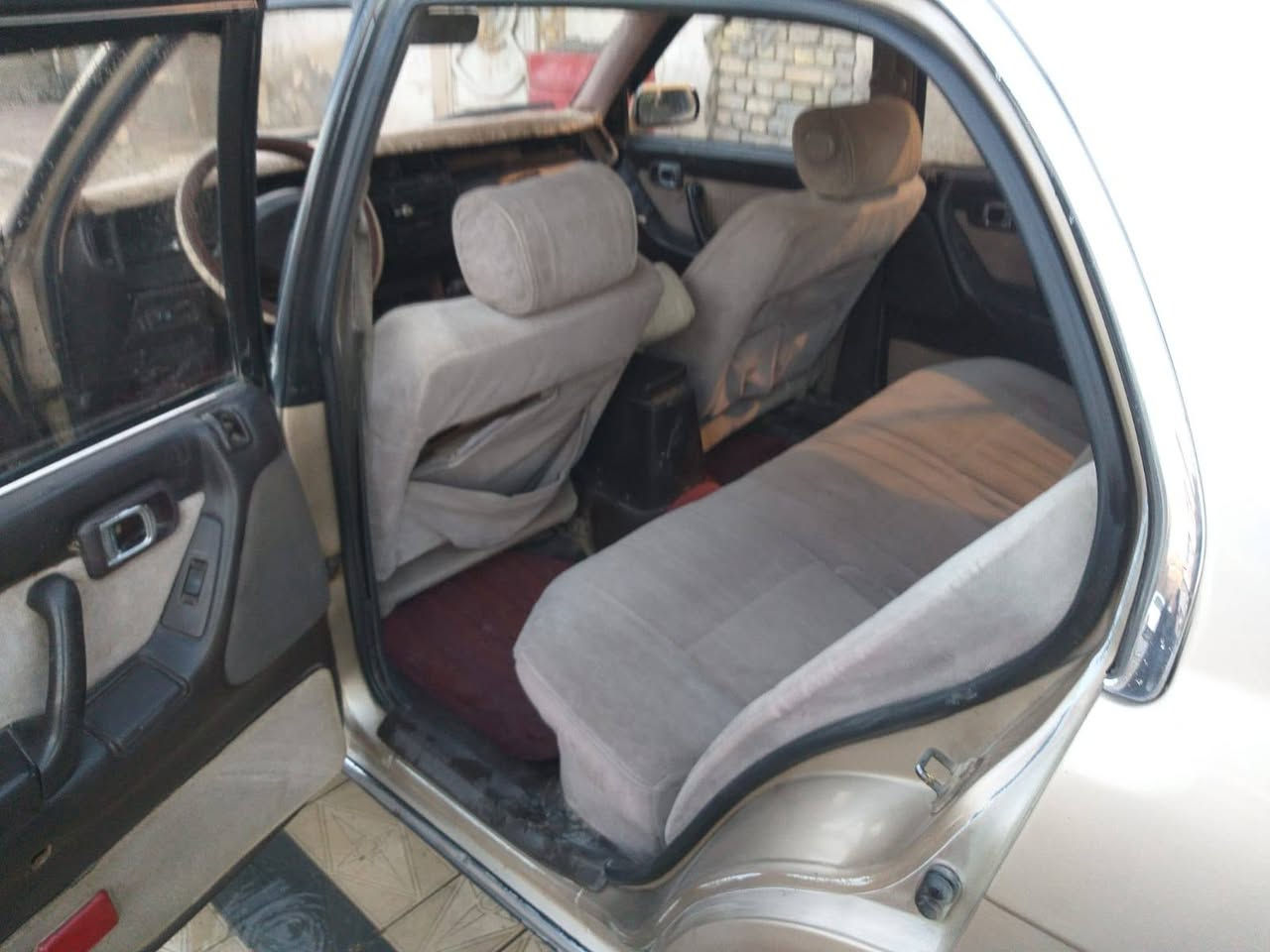 السلام عليكم ارنب موديل 92 صبغ جماليه فقط ايسر بلاد محرك وكير جديد 3000
كهربائيات شغاله  باسمي سياره شرط تحويل ثاني يوم 
سعر 72 وبين مجال مركز ناصرية  
***********
