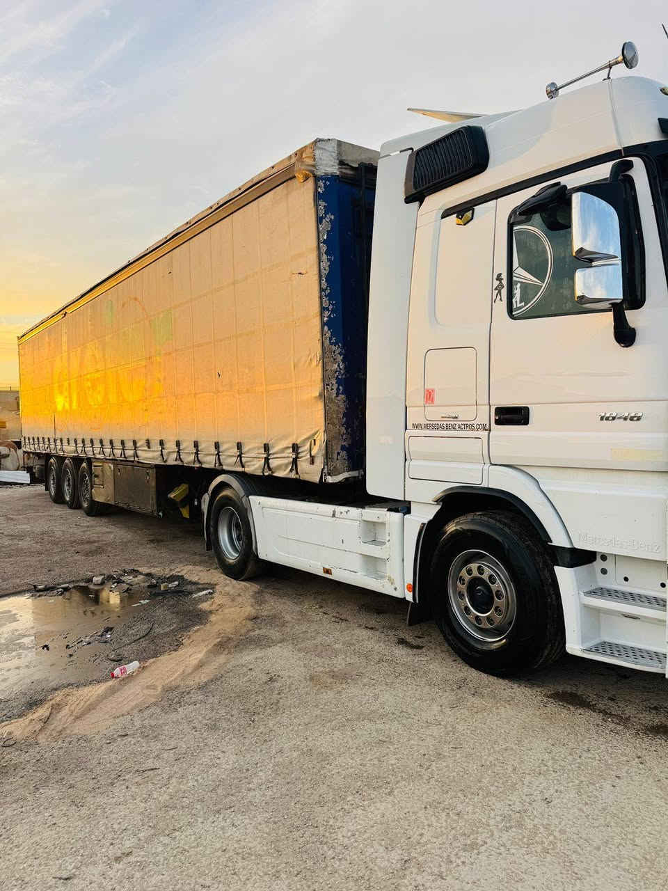 السلام عليكم أكتروز البيع موديل 2009 فول فول مواصفات حجم 48 ***********
