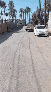 قطعة ارض مساحه ١٠٠متر ١٠في١٠ السعر ٤٥ مليون للاتصال ٠٧٧١٥٢١٨٧٩٤