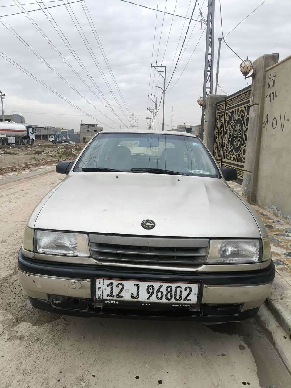 السلام عليكم 
فكترا 16 هزه جديده سنويه 30 تنتهي 
انا الشرعي كوبون باتزين ورقي بس متوقف
صبغ عام جماليه بيها طخه بجة السايق جاملغ الورى طخه خفيفه طخم جديد تايرات نضاف
مكاني موصل ايسر 
سعر 38 وبيها مجال 
***********
