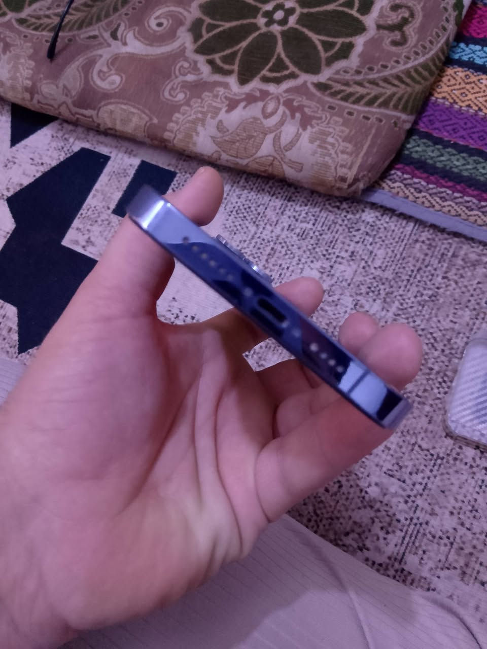 سلام عليكم عندي ايفون 13 برو ماكس وتر الجهاز بي بس فطر بلضهر وهاي صوره كلشي شغال ومكفول
السعر 650 وبي مجال 
ستفسار ***********
