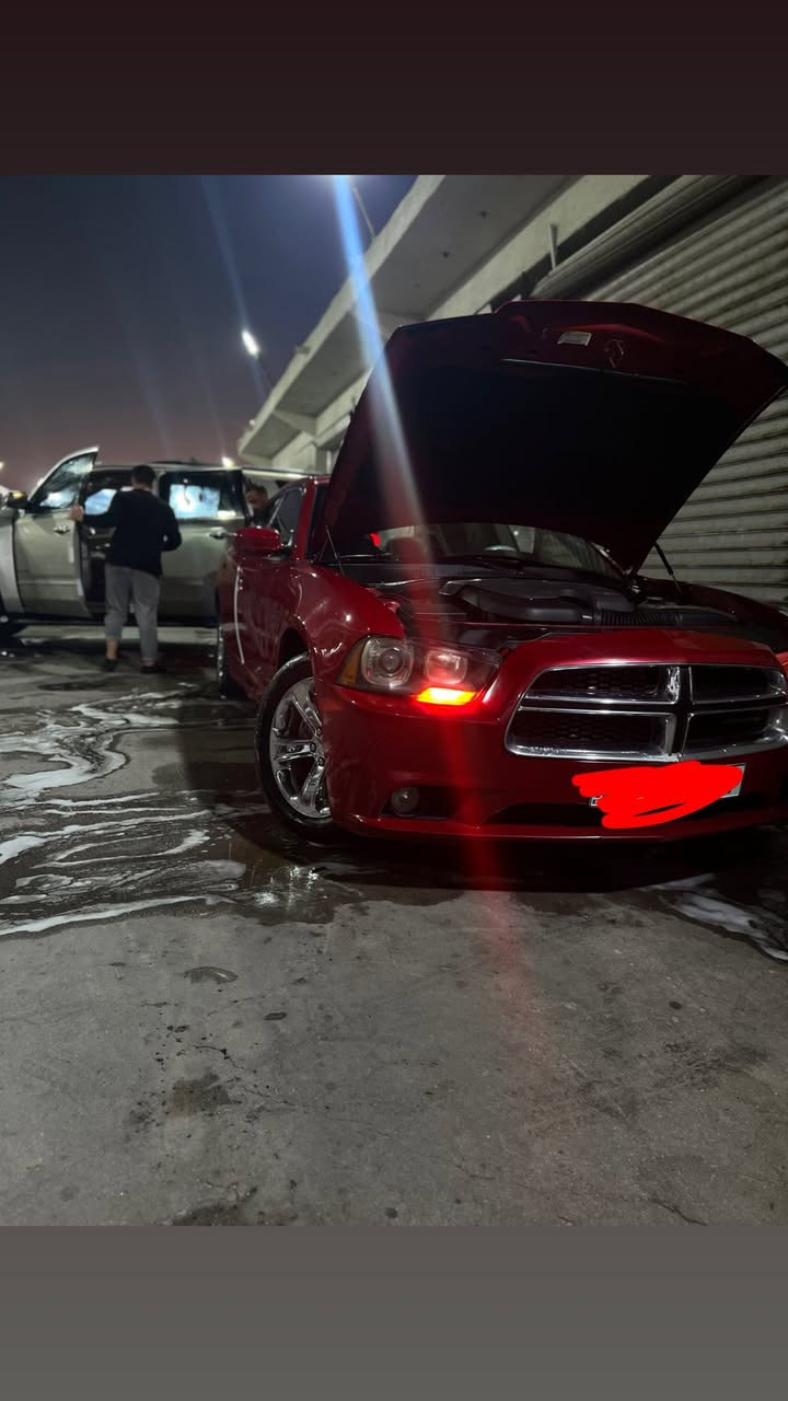 السلام عليكم جارجر ادوات  خليجي فول مواصفات تنته شاشه كبيره تحكم ستيرن كشنات جلد كهرباء جهتين كير ماوس كلاصات حار بارد عينه ٢٦٠ موديل السياره ٢٠١٢ طخم تاير باتري جديد مكان السياره بصره وأي ستفسار على الرقم الهاتف ***********
