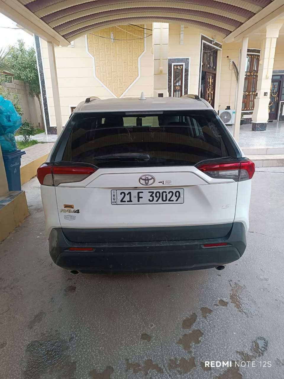 السلام عليكم ورحمة الله
#للبيع
راف 4 موديل 2021 بانزين
الضرر موجود بالصور
السعر 215 وبيها مجال شويه زين
مامتواجد ع فيس 
اتصل وتدلل 
***********
