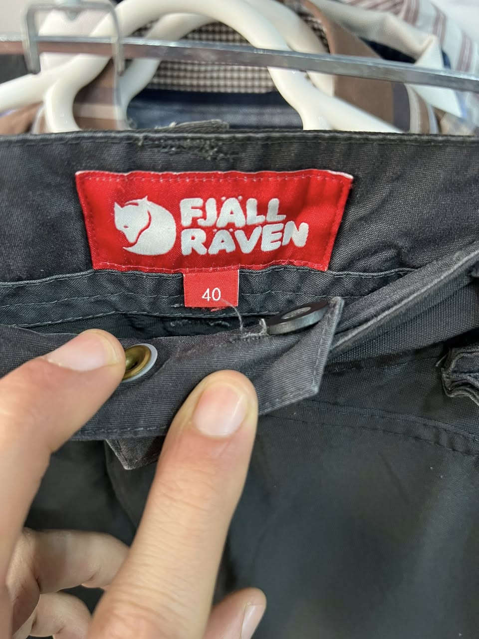 .
fjaLLraven
size_30_32
نظافە%99
توصیل جمع
بالە مستخدم
طول_106cm
***********

