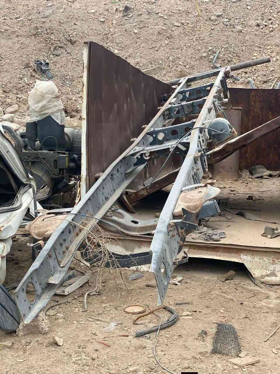 للبيع شاصي مرسيدس اكتروس موديل 2005
شاصي طويل الماني. مكفول. من كلشي. بلاد من الشركه جديد بمعنى الكلمه
بدون ارقام 
العنوان بغداد
‏‏‪‏‪***********‬‏
