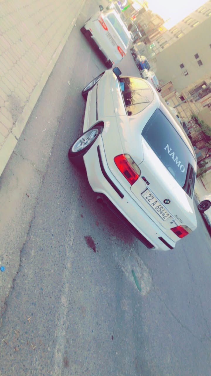 بيئێم ١٩٩٨ لۆ فرۆشت پينج پارچه سبوخ بى ليدانى پيشه وه ى نيه جه مپه كى خه فيفى پشتى هه يه بێ ناوگرتن 
 غرامه شى مليونوو دووسه ت هه زار له سه ره   ٨٥ مه جاله كى برايانه  
ژماره ***********
