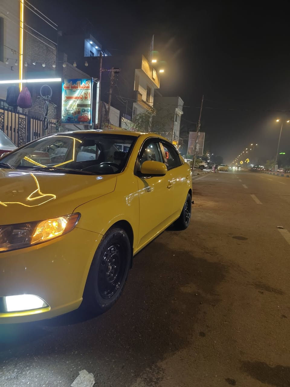 فورتي موديل 2010 حادث السيارة خلفي بدون دواخل السيارة حيل حيل نظيفة بيها دوشمة جديدة صدر امامي خلفي جديد مشط جديد تخم تاير جديد باتري جديد شغل واطلع بيها تكسي السعر 90 وبيها مجال بسيط للشراي السيارة جانيها من 2013 وعلى ايد وحدة وحيل معتني وتعبان عليها للتواصل واتس او الاتصال ***********
