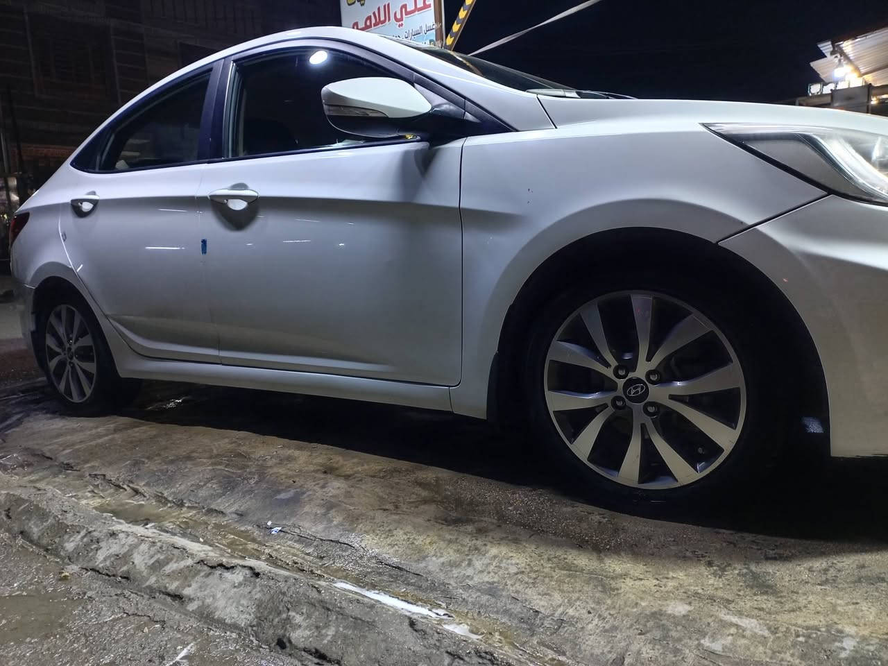 سلام عليكم اكسنت موديل 2017 خليجي  كفاله عامه ادامه عليها كامله باتري جديد تخم تاير جديد تبريد ثلج صدر جديد  رقم بغداد نكليزي  سياره بسمي اطلع بيها ع كد اسواق فرن صمون فقط     سعر 126 بيها مجال عنوان بغداد الشعب رقم *********** بيها سونر المندلاوي
