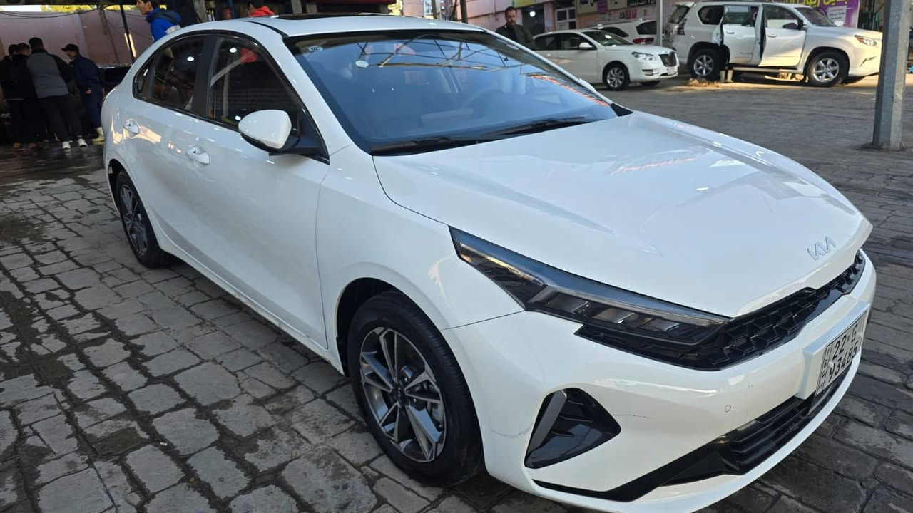 السلام عليكم عندي كي 3 للبيع موديل 24 اخت الزيرو ماشيه 18 ااف حقيقي السياره كفاله عامه عده كسر بسيط بدعاميه الخلفيه ومصلح تشوفه بعينك موصفات فول معروفه فتحه بصمه شاشه كاميرا حياسات امامي خلفي السعر 143ورقه مكاني الكاظميه ***********
