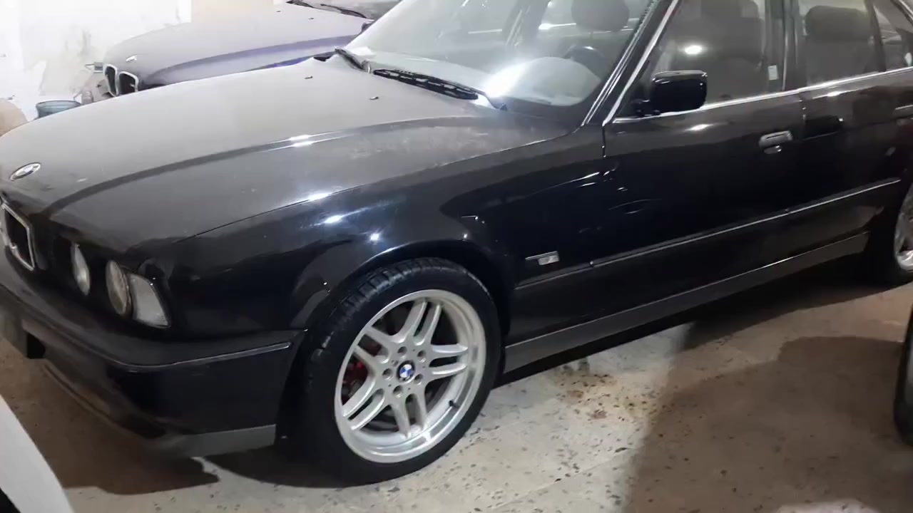 اللهمَّ صَلِّ وَسَـــلِّمْ وَبَارِكْ على سيدنا مُـــحـــمَّــــد ﷺ 
       ماشــــــــاءالله تبــــــــارك الرحمن
BMW  E34  530i  V8  1995
لــ صاحبها فرج الحويج القماطي 🥇✨
 
#المسافة_المقطوعة 48 mil  #المكان : #بنغازي 

#نســــــــأل_الله_ان_يبــــــــارك_في_رزقة


**إذا كنت صاحب هذا الإعلان وتريد حذفه لأي سبب، رجاءا أرسل رسالة إلى الدعم الفني**