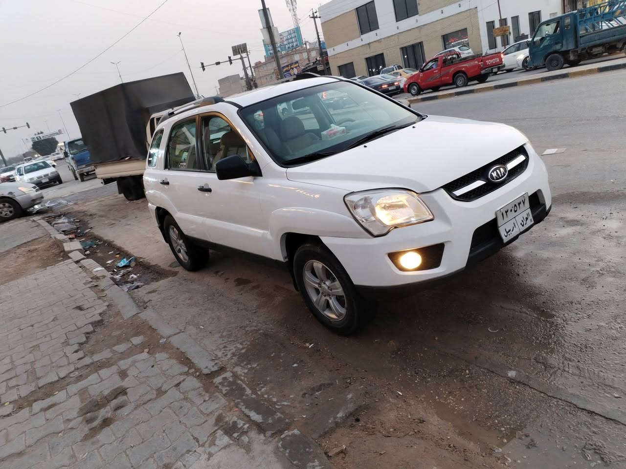 توسان ٢٠١٠ بيه بنيد مبدل والباقي كفاله السعر 120وبيه مجال *********** مكان النجف
