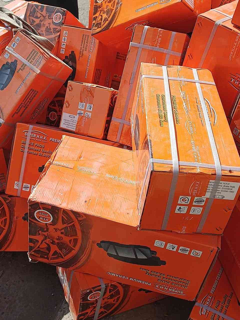 السلام عليكم   يوجد لدينا دسكات سوبر الاصليه ضمان عمل وجوده ضمان عمل 50الف كيلو جوده ه  توصيل ٥الف لجميع المحافظات جمله مفرد    للتواصل ***********
