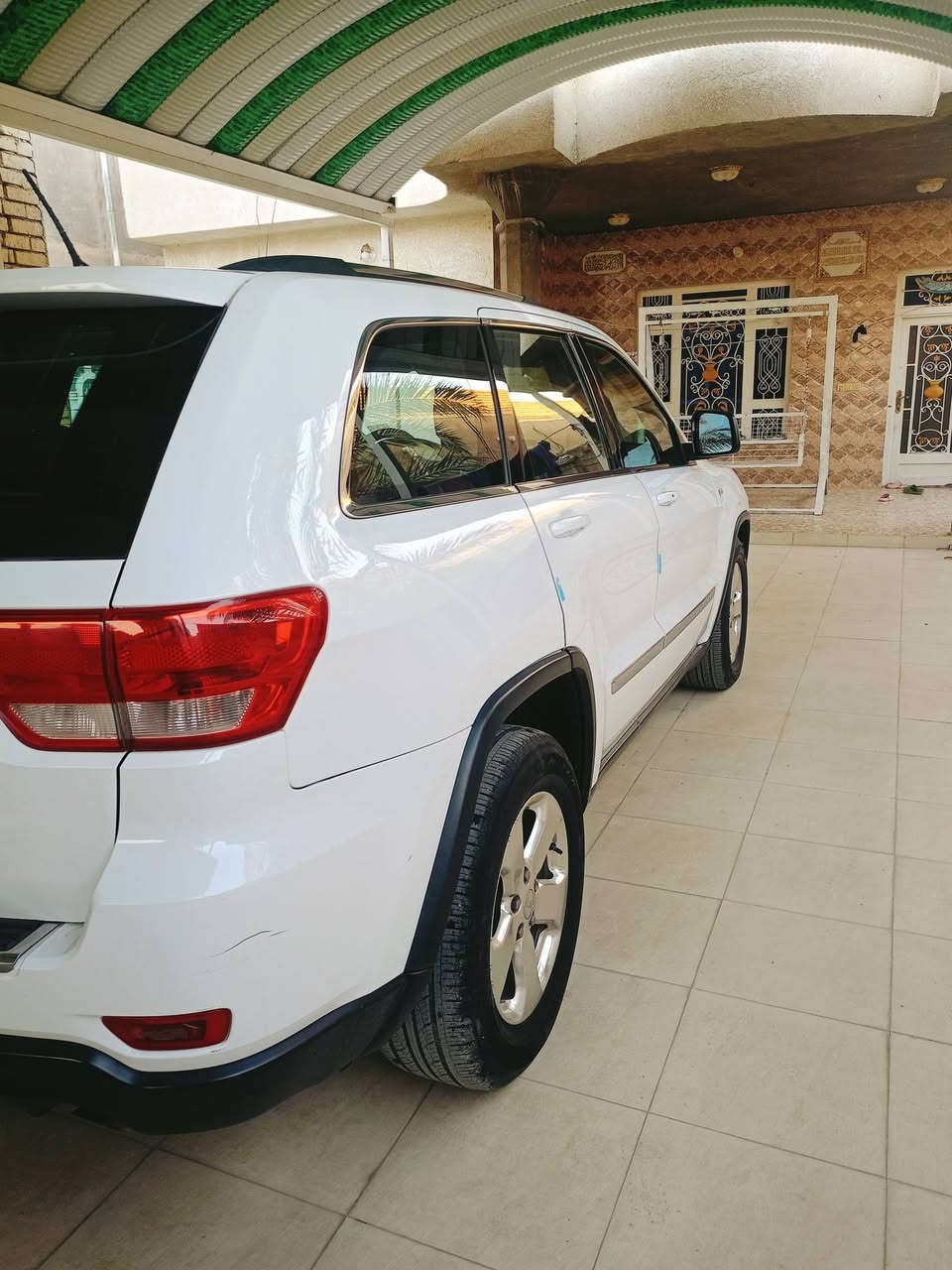 جيب لاريدو 2013 خليجي بيه رشه بل جاملغ الأيمن كير مكينه حداديه كله جاهزه ***********
