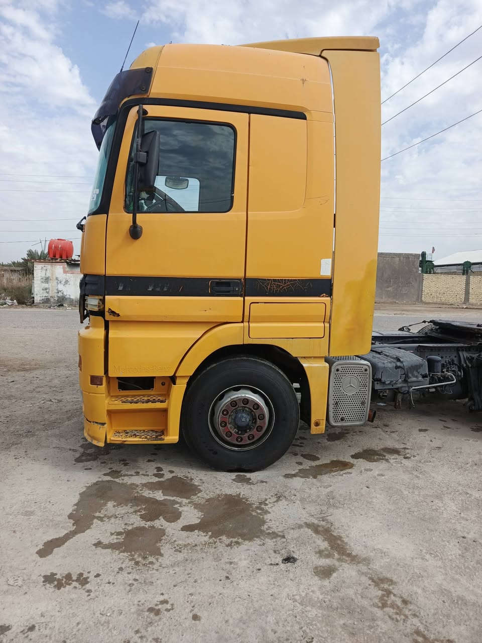 موديل ٢٠٠١مربوطه فلاات رقم دهوك سنويه صاقطه ***********سعر145بيهه مجال العنوان بابل
