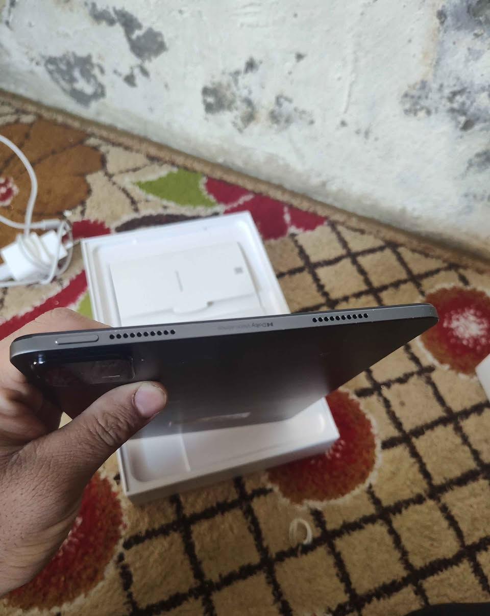 سلام عليكم عندي جهاز شاومي باد 6 نضيف جدا
المواصفات 
المعالج: Qualcomm Snapdragon 870 القوي يشغل ببجي 120 اطار 

الشاشة: 11 بوصة، دقة 2.8K، معدل تحديث 144 هرتز.

الذاكرة والتخزين: حتى 8 جيجابايت RAM و 256 جيجابايت تخزين.

البطارية والشحن: 8840 مللي أمبير، شحن سريع 33 واط.

الكاميرات: خلفية 13 ميجابكسل، أمامية 8 ميجابكسل.

الصوت: أربعة مكبرات صوت مع Dolby Atmos.

التصميم: هيكل معدني نحيف وخفيف الوزن.

الاتصال: يدعم Wi-Fi 6، Bluetooth 5.2، منفذ USB-C 3.2 (بدون دعم شريحة اتصال).

مكاني بغداد مدينه الصدر  وسعره 330 وبيه مجال للشراي هذا رقمي *********** بغداد, العراق
