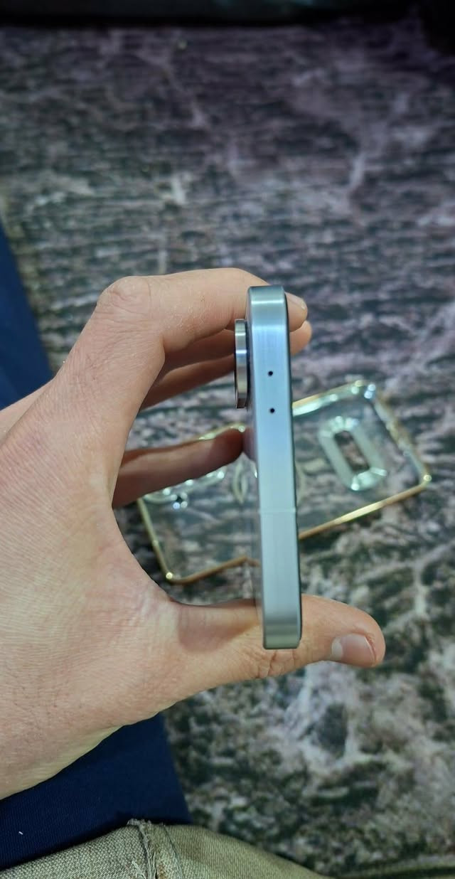 سامسونج اي 56اخو الجديد ملحقات كاملة باكيت والكيبل الاصلي للبيع السعر ٣٧٥ وبي مجال بسيط  
للاستفسار الاتصال ***********
