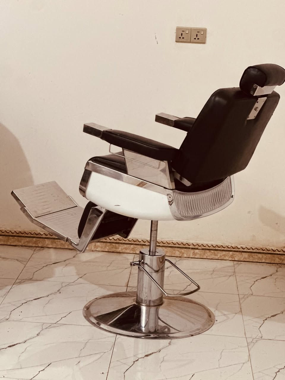 كراسي 2سعر 500الف *********** بصره هارثه حي الانتصار
