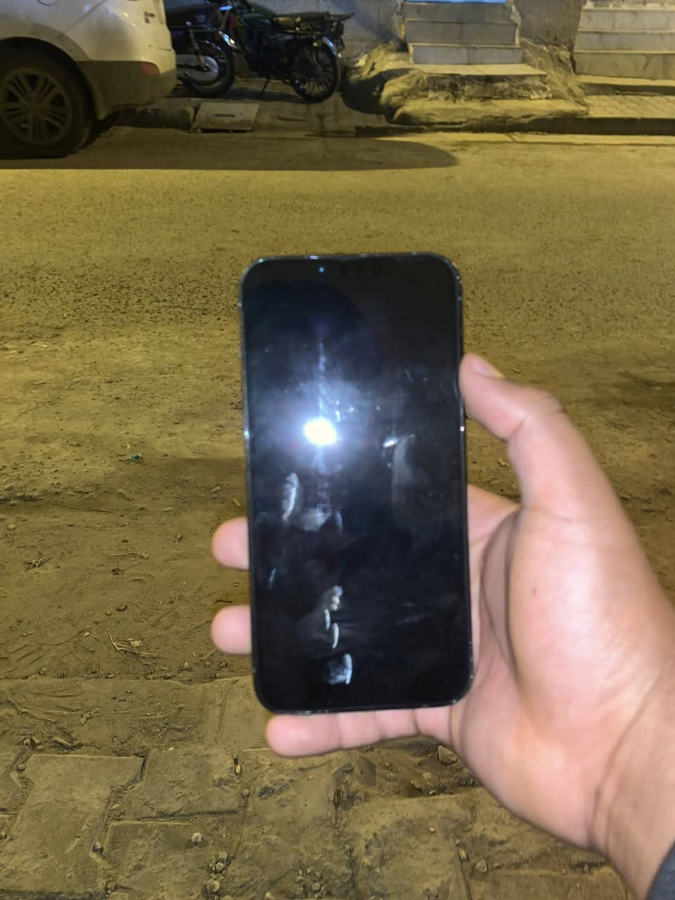 ايفون 13 برو ماكس ذاكره 512 بطاريه 82 بلاديه  مبدل شاشه وكاله وبي فطر بل الظهر ماكو اي تأثير من ناحيه الشاشه او Face ID مكاني بغداد جسر ديالى  السعر 500 ***********
