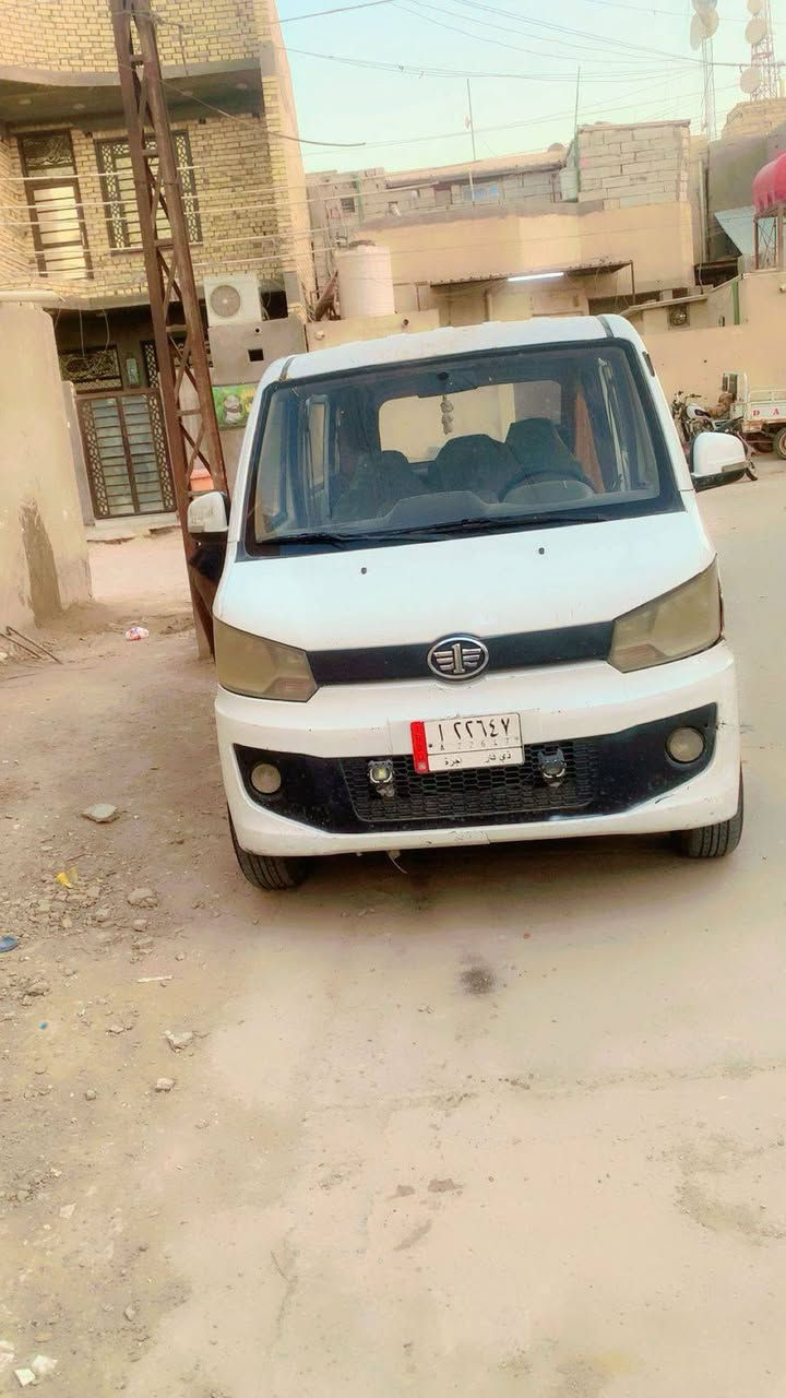 سياره فاو ٢٠١٥
10 ,راكب 
للبيع 
محور مكينه ياباني وكير اوتماتيك
مكان ناصريه مركز 
سعرها ٣٥ وبيها مجال 
***********
