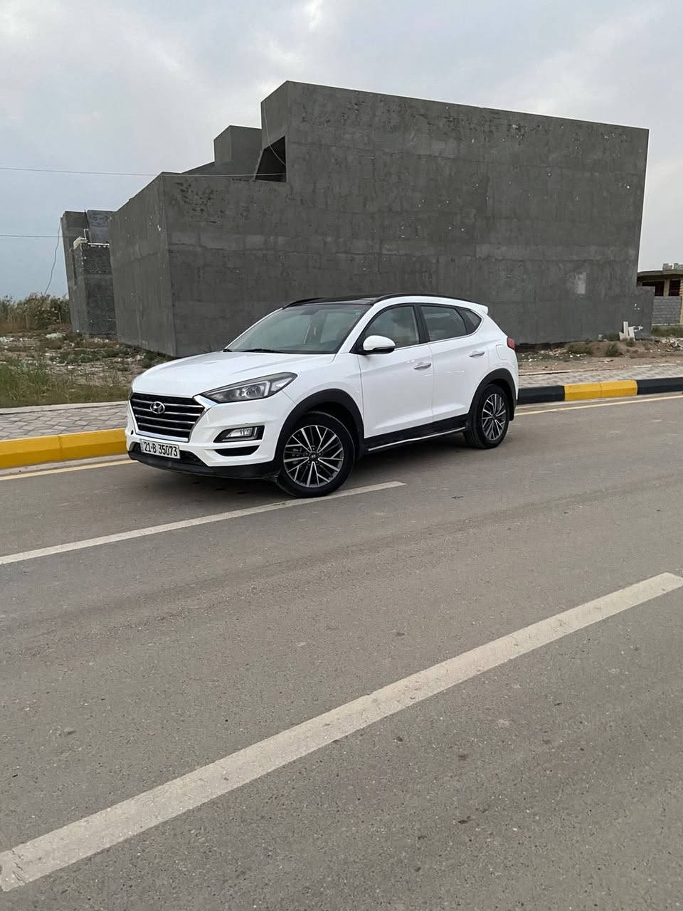 السلام عليكم 

توسان 2020
فووول مواصفات 1/1 
محرك 2000 دوش
بانوراما 
تبريد قطعتين ثلج ❄️
بصمه تشغيل ودخول 
ترحيب 
لد نهاري
شاحن واير ليس
شاشة جبيرة
كامرة وحساس 
حساسات امامي وخلفي
كشن كهرباء 
مرايات شفط واشاير بالمري
تحكمات ستيرن
3 انظمه قيادة
سيارة مكفولة من كلشي عدا قطعه صبغ فقط...موضح بالسونار
سعر السيارة 200$ وبيها مجال قليل
📞*********** 
مكان سيارة بغداد جديدة📍
