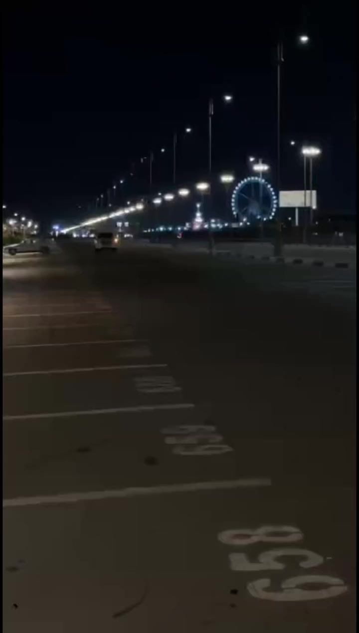 للبيع او المراوس سياره لاند كروزر  ( كير عادي) موديل 2010 كفاله فقط باردات بسيطة سعر 265 وبها مجال  العنوان البصره رقم ***********
