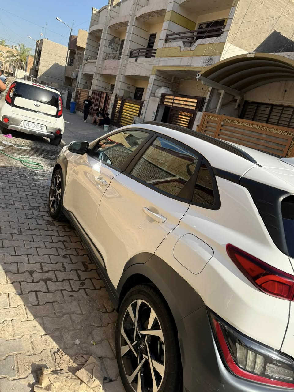 كونا للبيع وارد امريكي
رقم اربيل بسمي
موديل2022
1600 تيربو
حادثه جاملغ وربع البنيد وشبر ب باب
كير ومحرك مكفولات 
ماشيه79 كيلو متر 
مواصفات فول واحد ع واحد 
سلايت رادارات جوانب وامامي وخلفي كشن كهرباء فول
مناقصها شي جديده شغل وطلع 
السعر 133 وبيها مجال بسيط
مكان السياره بغداد الدوره
رقم تلفون ***********

