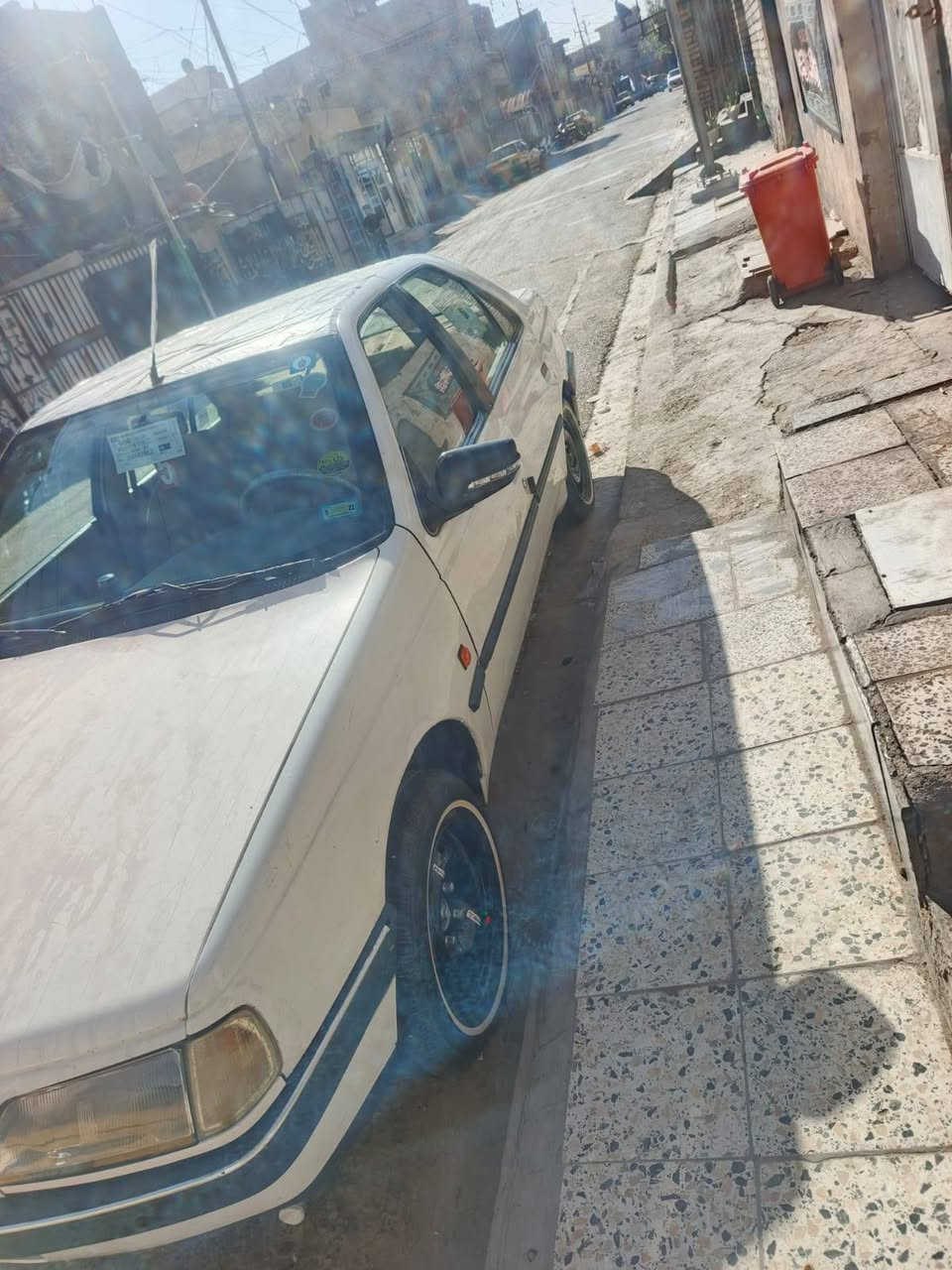 السلام عليكم بيجو جيلكس 405 
مكفوله كفاله عامه السياره جاهزه من عدا الكمبريس
سياره ب السياره ب اسمي سنويه ل 31 
للاستفسار ***********

