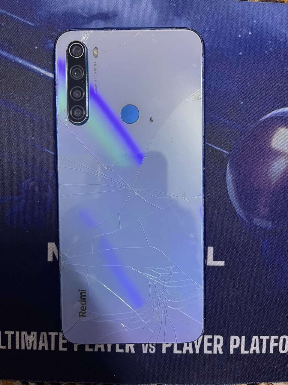 السلام عليكم 
ريدمي نوت8 
ذاكره 64 
نضيف فقط الضهر مكسور الباقي كلشي بلادي
السعر 75$ الف و بي مجال
مكاني الكوت 
يوجد توصيل 
للتواصل خاص


**إذا كنت صاحب هذا الإعلان وتريد حذفه لأي سبب، رجاءا أرسل رسالة إلى الدعم الفني**