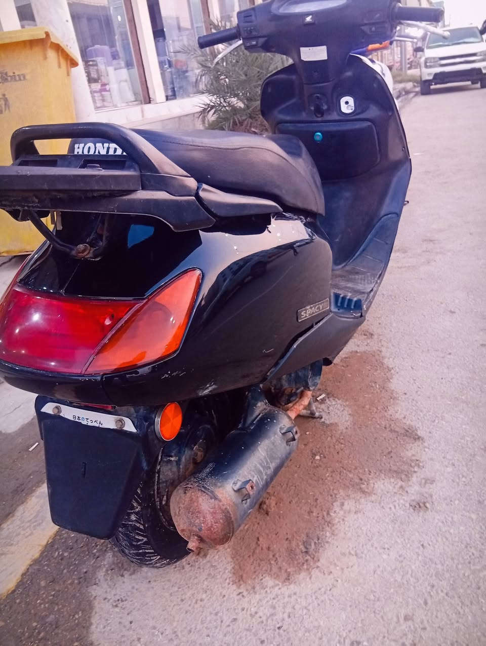 السلام عليكم
دراجه سبيسي ياباني 
نضيفه من كلشي 
كفرات اصلي 
كهربائيات كلها شغاله 
المكينه مفتوحه مره وحده 
السعر 650
وبيها مجال الطيبين 
المكان كوت / الزهراء مقابيل حسون ابو عمبه
الاستفسار عن ‏‪***********‬‏
