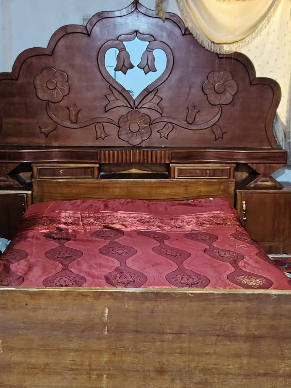 جربايه مع زاوية و ميز مراية ب125
العنوان العمارة-سيد جميل.
للاتصال او واتساب ***********
