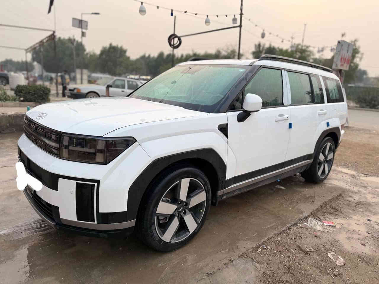 سنتافيه 2024 خليجي فولل مواصفات خليجي مكفوله من دعاميه ال دعاميه 
Hyundai Santa Fe 2024

✅ المواصفات:  

SUV عائلية راقية ومجهزة بالكامل! 🚙🔥
للبيع هيونداي سنتافي 2024 زيرو، 
وارد خليجي وكالة، متوفرة الآن 
🔹 المواصفات الأساسية:
✅ الموديل: 2024
✅ المحرك: 2500cc تيربو – قوة وأداء اقتصادي 💪
✅ ناقل الحركة: أوتوماتيكي 8 سرعات سلس ⚙️
✅ نظام الدفع: أمامي / متوفر دفع رباعي حسب الفئة
✅ اللون: أبيض ناصع 🤍
✅ عدد الركاب: 7 مقاعد – عائلية بامتياز 🛋️
✅ الحالة: زيرو (جديدة بالكامل)
✅ الضمان: وكالة
🔹 المواصفات الإضافية:
✨ شاشة وسطية 12.3 إنش + نظام Apple CarPlay & Android Auto 🎶
✨ كاميرا خلفية + حساسات أمامية وخلفية لسهولة الركن 📸
✨ مكيف هواء أوتوماتيكي ثلاثي المناطق ❄️🔥
✨ مصابيح LED أمامية وخلفية مع إضاءة نهارية 💡
✨ فتحة سقف بانورامية واسعة 🌞
✨ مقاعد جلدية بتحكم كهربائي + تدفئة وتبريد 🛋️
✨ أنظمة أمان متطورة: رادار أمامي – فرامل طوارئ – تحذير من النقطة العمياء 🛡️
✨ جنوط رياضية مقاس 18 إنش 🏎️

رقم الهاتف ***********
السعر 275$ بيهه مجال 

مكان بغداد السيديه
