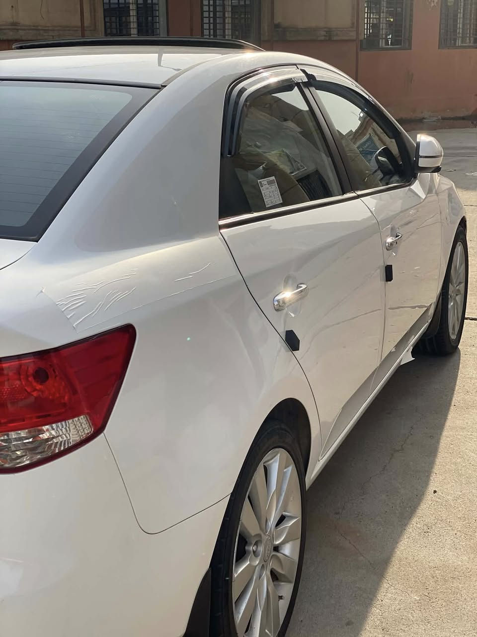 السلام عليكم
سيراتو 2011 فول مواصفات مكفوله رقم وسنويه جديد السياره بأسمي 

السعر 117 وبيها مجال بسيط 
للاستفسار الاتصال على الرقم 
***********
***********
