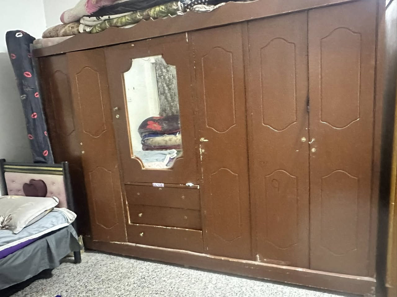 السلام عليكم عندي هذا كنتور نضيف واي كسر مابي ب٢٠٠ وبي مجال


**إذا كنت صاحب هذا الإعلان وتريد حذفه لأي سبب، رجاءا أرسل رسالة إلى الدعم الفني**