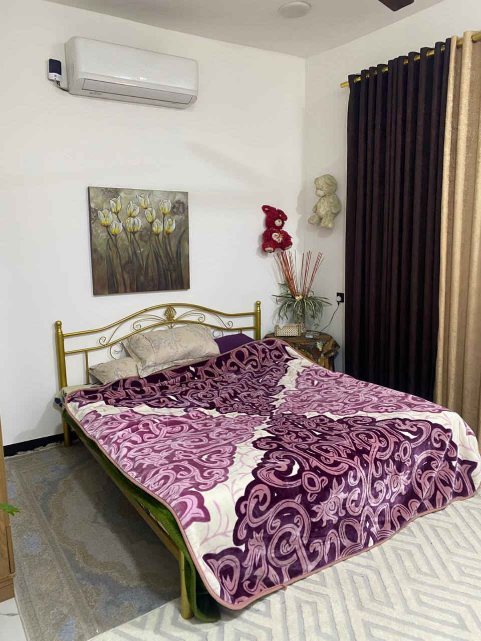 عندي بيت ٥٠ متر بالبعيثه شارع الفلل بناء حديث كامل حتى واجهه كامله طابقين
ط١ استقبال حولي +مطبخ 
حمام وترك 
ط٢ غرفتين نوم 
وسطح


**إذا كنت صاحب هذا الإعلان وتريد حذفه لأي سبب، رجاءا أرسل رسالة إلى الدعم الفني**