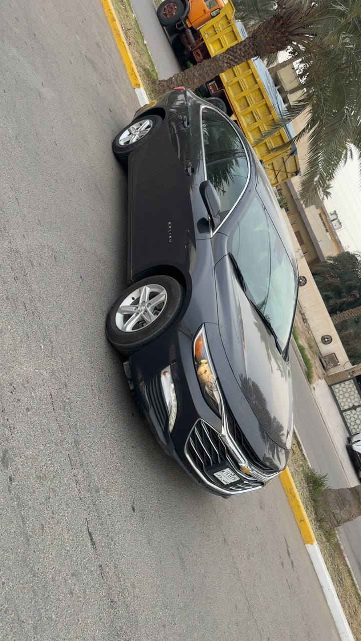 السلام عليكم
للبيع شوفرليت ماليبو موديل23 فئة LT  محرك 1500 تيربو كير cvtفول عدا الفتحه.. مواصفات الLT معروفه
ماشيه 58الف كيلو بدون اير باك بدون رقم بعدها فحص منفسيت باسمي السياره نظيفه جدا بجم كبس دشبول صافي السياره علئ ممشئ امريكا
بيها تبديل قبق جنطه نفس اللون تفصيخ الاصلي وبيها باب خلف السايق مصبوغ فقط قطعه وحده صبغ والباقي بارد
السعر 120
العنوان بغداد الكرخ السيديه
***********
