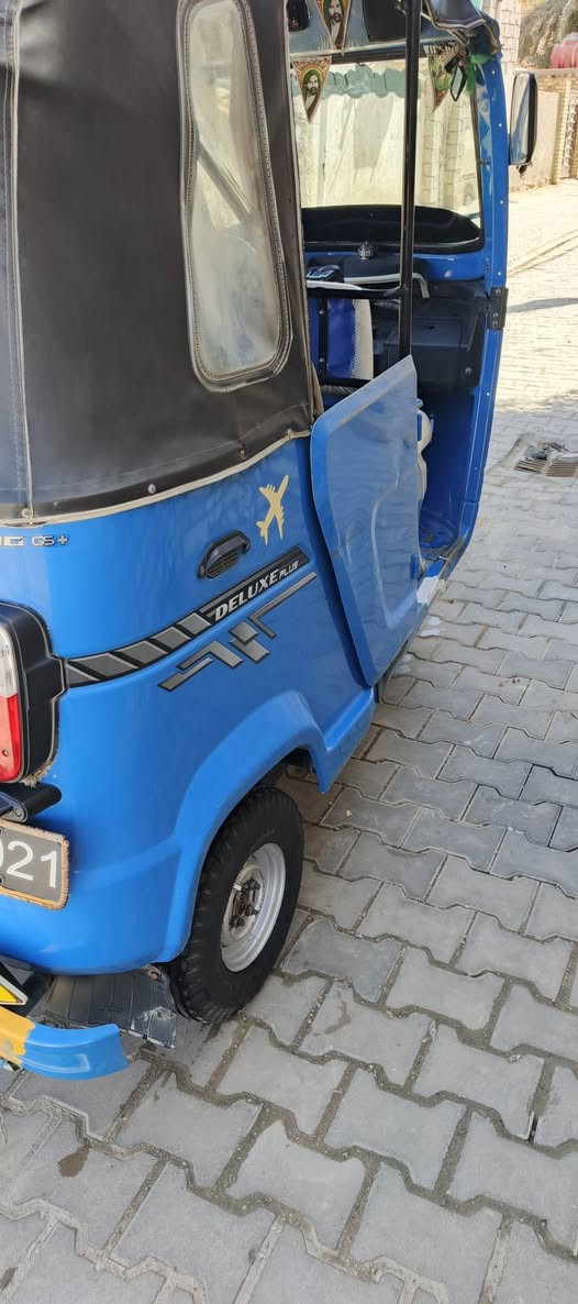 السلام عليكم  تكتك البيع واسط قضاءالحي  موديل 2021 السعر 6 مليون. رقم الهاتف  ***********
