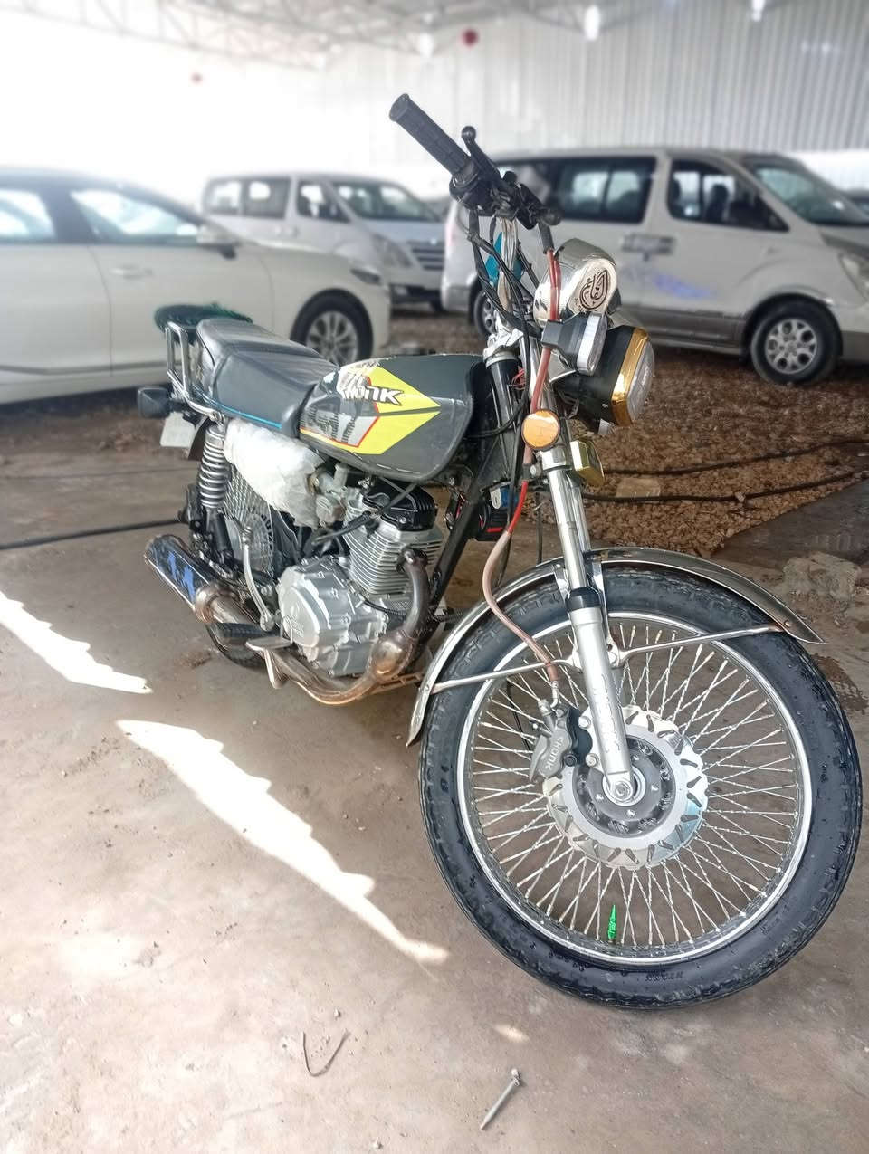 سلام عليكم تايكر البيع موديل 2025 جديده مامتعوبه اوراق السعر 650اوبيه مجال مكاني بابل الشوملي هذه رقمي***********       اومراوس حسب القناعه
