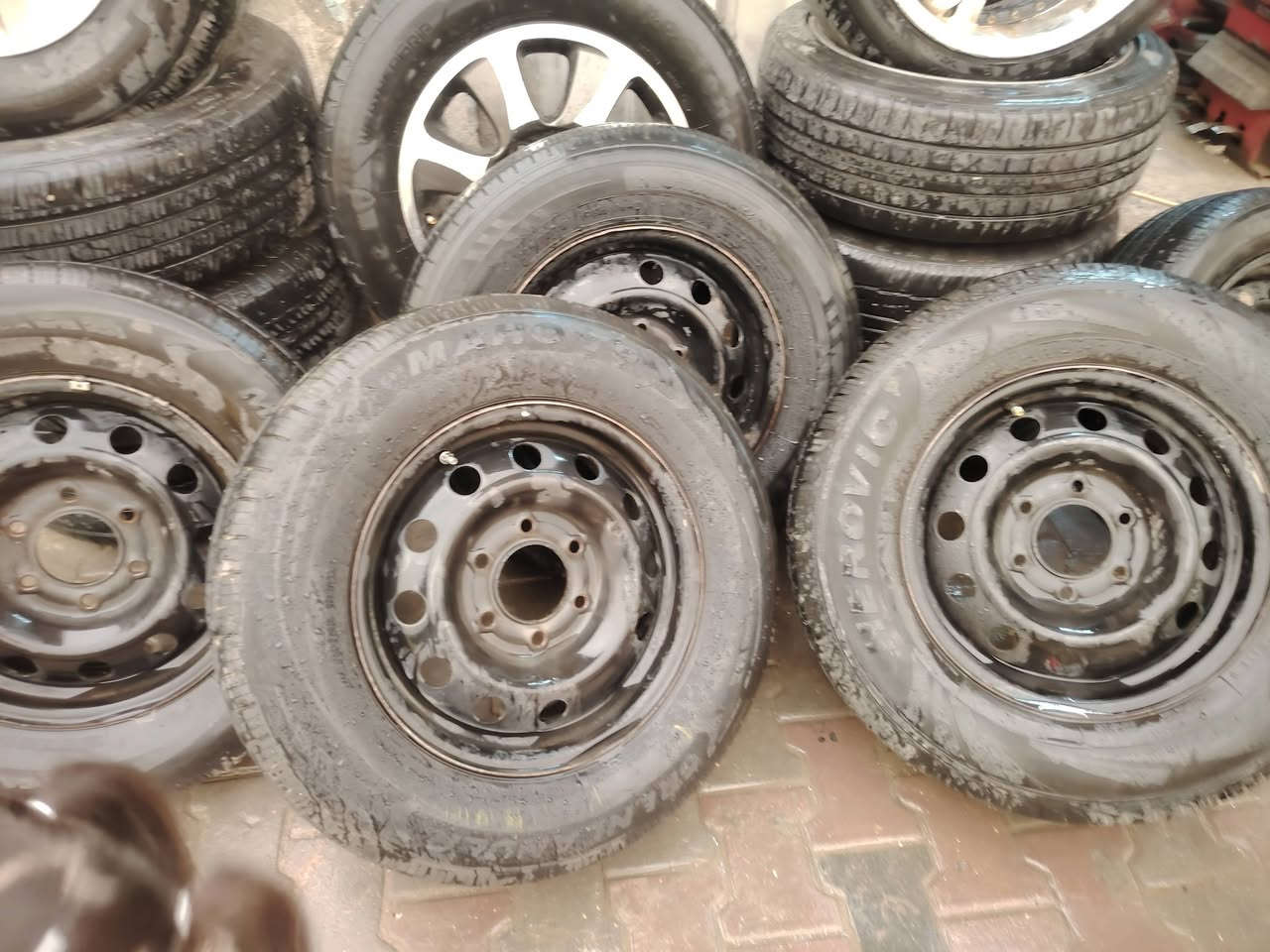 البيع بي تخم تاير نضيف 
الرقم ***********
