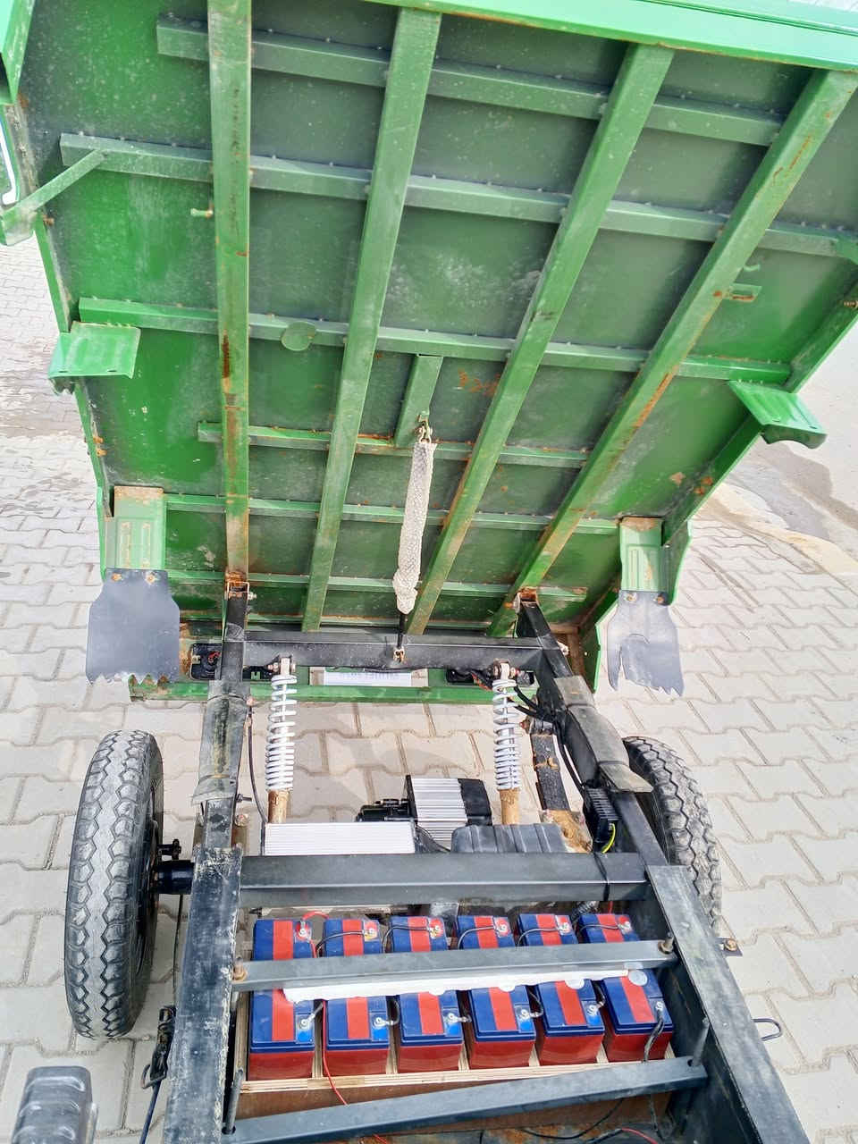 ستوته شحن جديده حيل حجم الكبير 
بطاريات 6 جدد 
كاملة من كلشي 
السعر مليون 
شمال بغداد الطارميه 
الهاتف ***********
