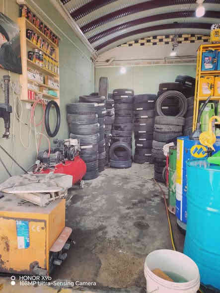 سلام عليكم محل دهن وبنجرجي اللبيع دهن ستوني ذابله وتايرات بي خير من الله موقعه حلو بل خدمي مقابيل شارع الصب المحل كلشي ماعايزه ويشتغل الستفسار اتصل ***********
