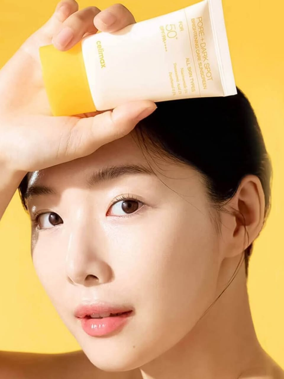 واقي شمسي كيميائي من سيليماكس الكورية 🇰🇷 ليس مجرد واقي شمس ولكنه يعمل في نفس الوقت ككريم تفتيح وعناية بالمسام، ذو ملمس خفيف يشبه السيروم، غير دهني، لا يترك أثر أبيض.

المميزات الأساسية:
☀️ حماية قوية من الشمس: SPF50+ PA++++
☀️ تفتيح فعال للبقع الداكنة.
☀️ تقليل مظهر المسام.
☀️ترطيب عالي للبشرة
☀️ لا يسبب انسداد المسام أو التهيج
☀️ مناسب للبشرة الدهنية، الجافة، الحساسة والمختلطة
المنشأ كوريا الأصلي 🇰🇷 
#للحجز_والاستفسار_مراسلة_خاص


**إذا كنت صاحب هذا الإعلان وتريد حذفه لأي سبب، رجاءا أرسل رسالة إلى الدعم الفني**