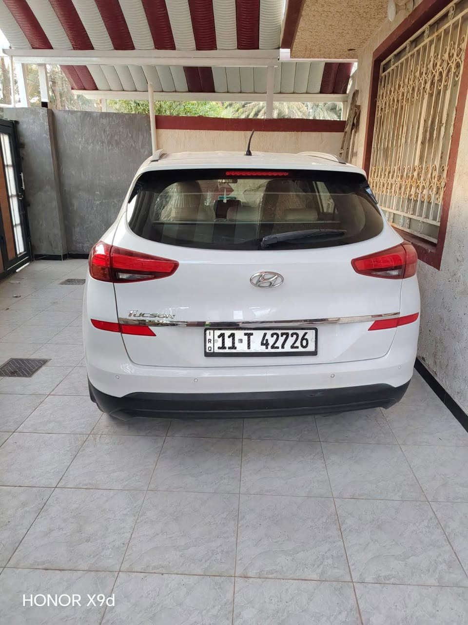 السلام عليكم توكسان 2020 رقم بغداد بسمي سياره جديده بيه اشويه صبغ بل بنيد على كد شبر مثل ماموضح بصوره ماشيه 117 مكاني كربلاء السعر 200 وبيه مجال *********** اني مكلف اتصل على راعي السياره
