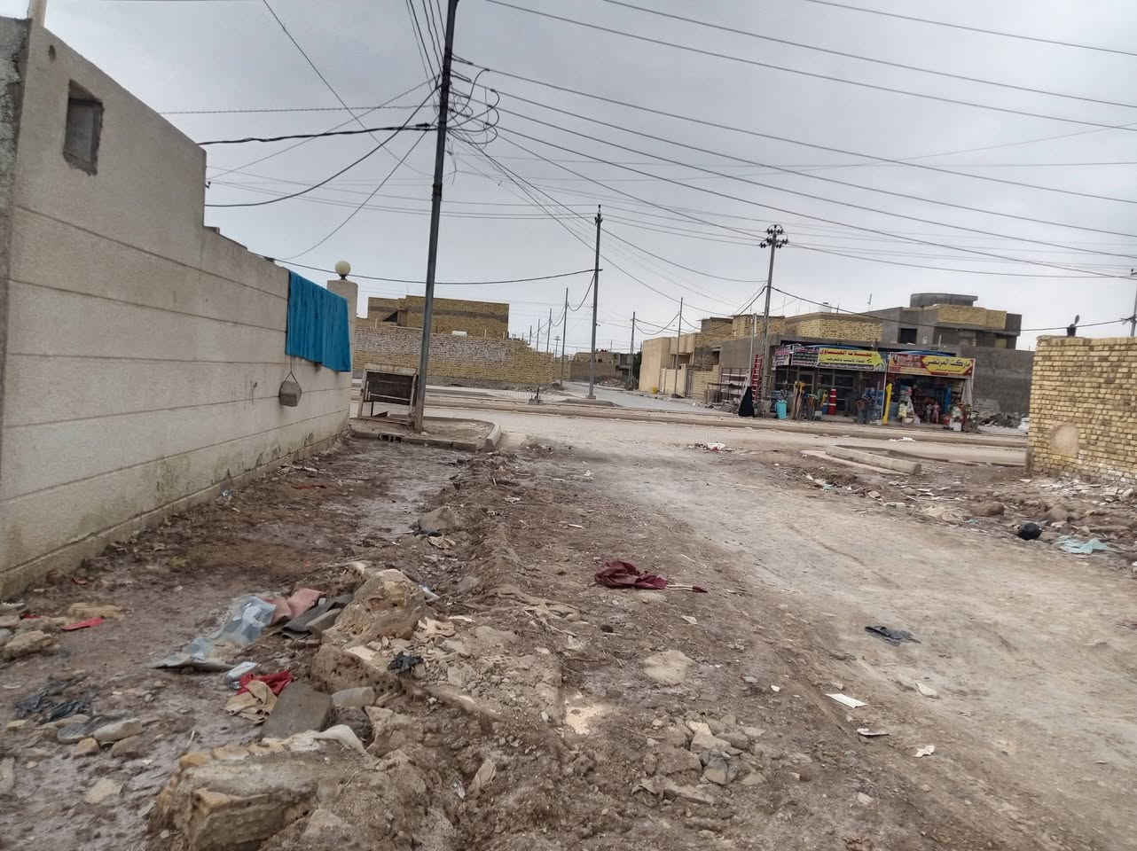 قطعه للببيع مساحته 200متر بالسفحه الثانيه بصف الركن 
ملاحظه ماال تعويض المتجاوزين
الاستفسار الاتصال
***********
