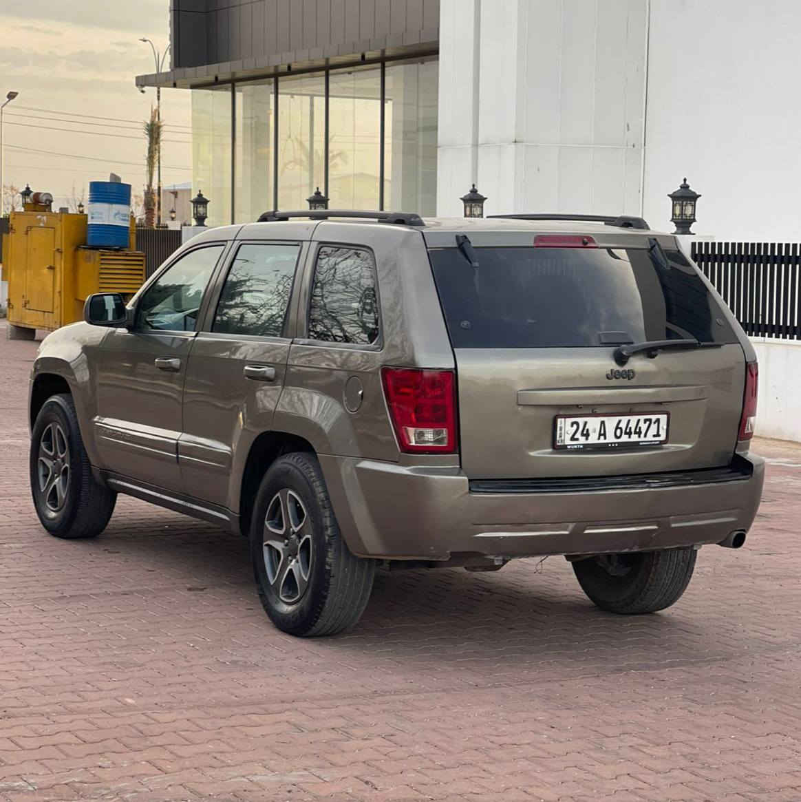 عربي / کوردی 
کورك : ***********
رقم تلفون : ***********
رقم بي واتساب : ***********
سعر : 78 ورقە و مجال بسیط 
عليهاغرامە :  200 $ دولار  غرامه  ينزل من سعر 
للبیع او مراوسە جیب لاریدو مودیل 2005محرك 6 سلندر حجم 3700 مرغوب تبرید شغال ثلج قطعتین شاشه اندرويد کیر اوتوماتیك صبغ عام جمالي بدون  دواخل وسیارە کیر و محرك  وتبرید  و صدر امامي و خلفي جدید غرفتها جدیدة و مرتبە و  حلوە  و جاهزە بدون عیب و کهربائیات شغال رقم و سنویە جدید وتحویل و وکالە  شرط  باسمي مكان السياره ... قظاء عقرة ... بین اربیل و دهوك ..... 
ــــــــــــــــــــــــــــــــــــــــــــــــــــــــــــــــــــــــــــــــــــــــــــــــــــــــــــــــــــــــــــــــــــــ
بو فروشتن و گورینەوە جیب‌ لاریدو مودیل 2005 مەکینە 6 پستنی حەجمی 3700 مەرغوب سەیارەکە کیر و مەکینە و تەبرید و کارەبایەتی هەموی بەشەرتە سەیارەکە توندو تولە  بوياغ عامە پێش و پشت کەبسە سەیارەکە  تەخمی پێش و پاش نوێیە دینار مەسروفی تێدا نیە بەشەرت سەیارەکە رەقم و سەنەوی   نوێیە بە ناوی خومە تەحویل و وەکالە  .... شوێن ... قەزای ئاکرێ .... اكر, نينوى
