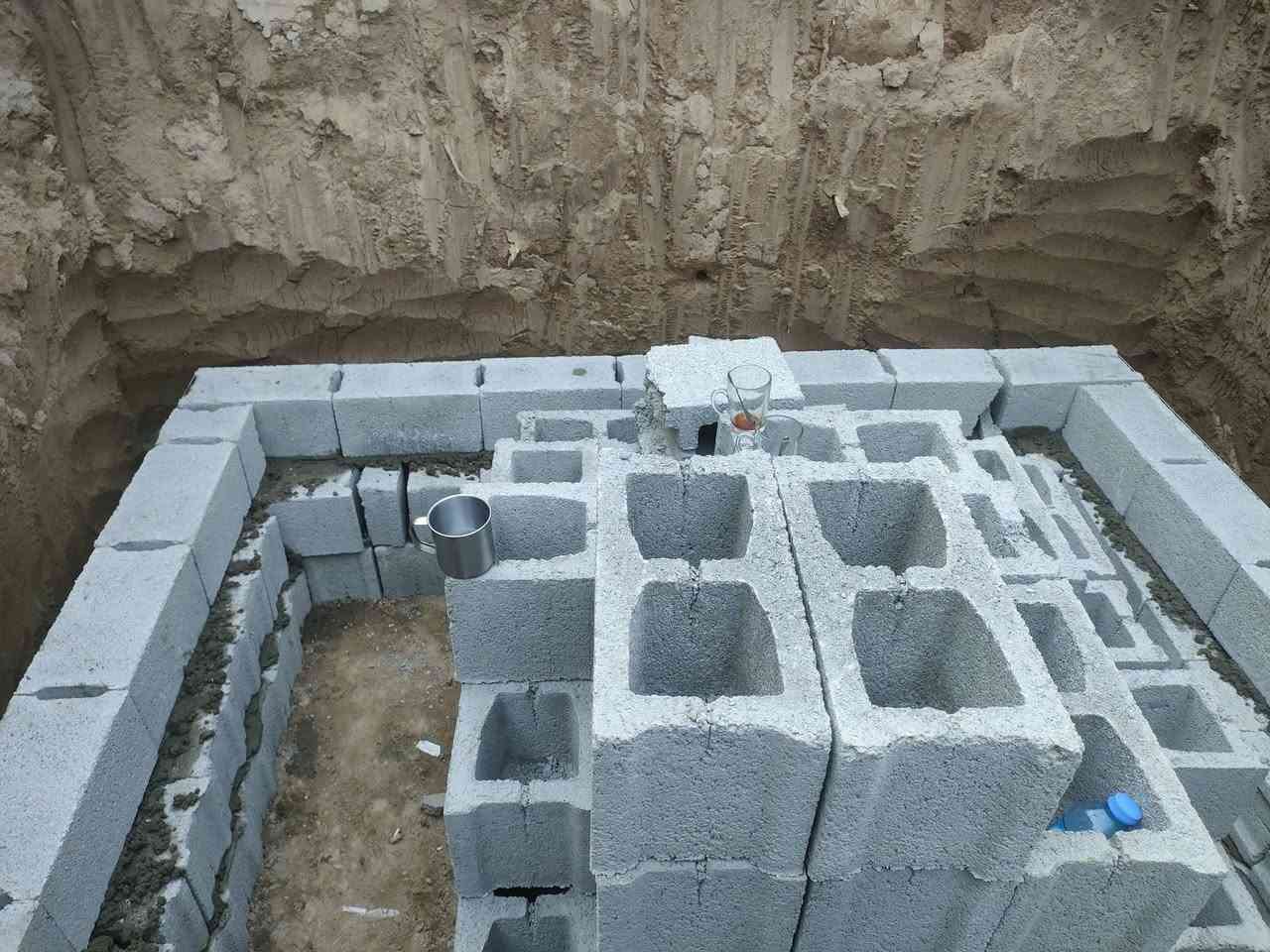 ***********
