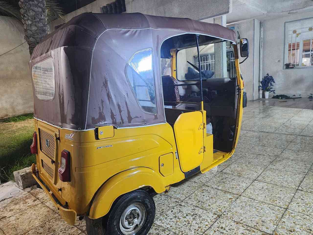 السلام عليكم
تكتك 2021 عنبكيه 
مكفوله كفاله عامه 
فقط الصفحه عل يسره بيها بارد خفيف اقل الشبرامئشر كدامك بلصوره 
بقيه الكشر مكفول كفاله عامه من الضربه  
المكينه امجفته تجفيت  
التكتك اوراق وسنويه 
تحويل ثاني يوم 
السعر 7800 
استفسار ***********عبد الله
